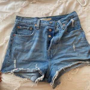 Levi’s rib cage short size 28